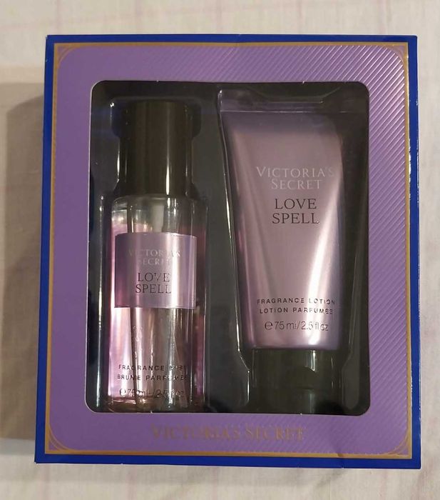 Подаръчен комплект Mini set Victoria’s Secret Love Spell - спрей за тяло 75 мл и лосион за тяло 75 мл оригинален от САЩ