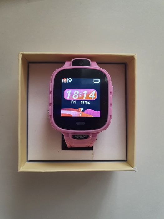 Смарт часовник / Smart clock  Работи със сим карта.  Само е пробван. С