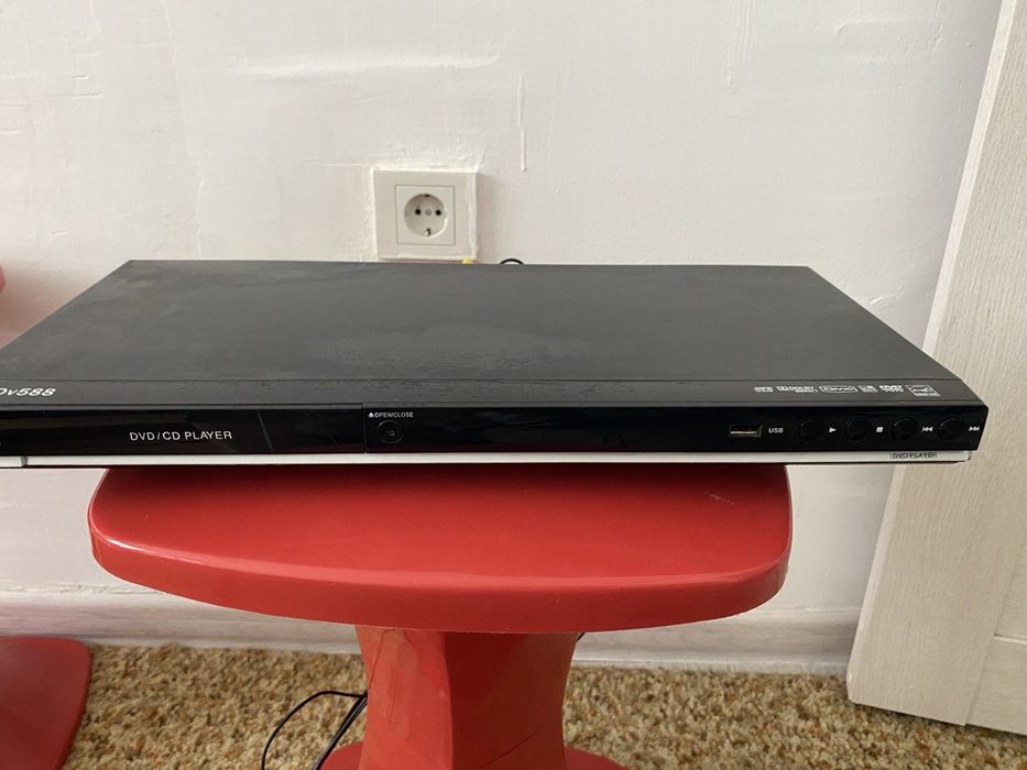 LG DVD Player DV588 — в отличном состоянии