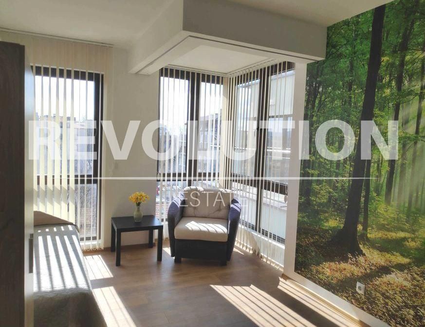 Дава се под наем Тристаен апартамент в Варна, Център - 112 кв.м за 698.19 € - Снимка #4