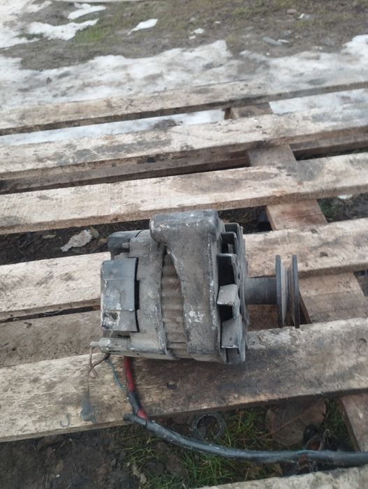 Генератор Ауди,Пассат 1,8.