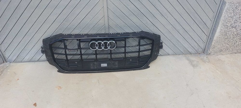 Решетка/маска за Audi Q8