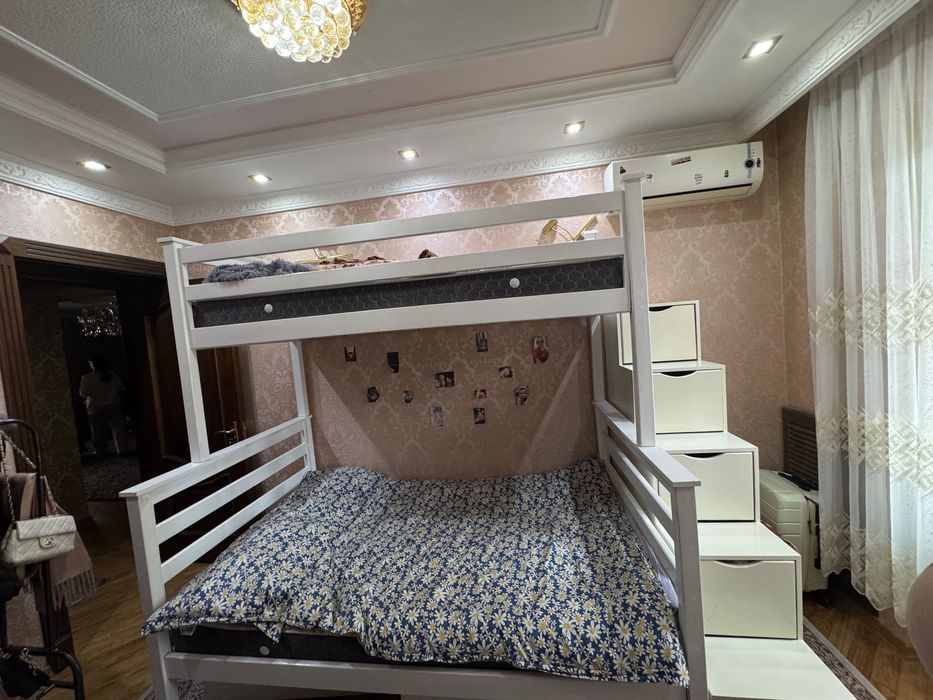 Двухъярусная кровать