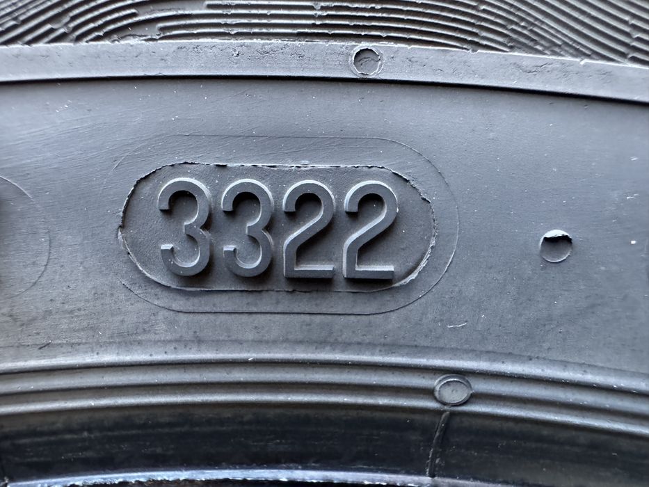 Автомобилни гуми 185 65 15 Uniroyal