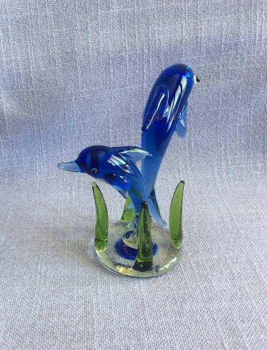 стъклена фигура - две делфинчета