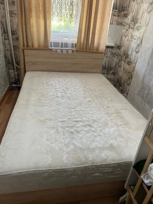 Кровать двуспальная
