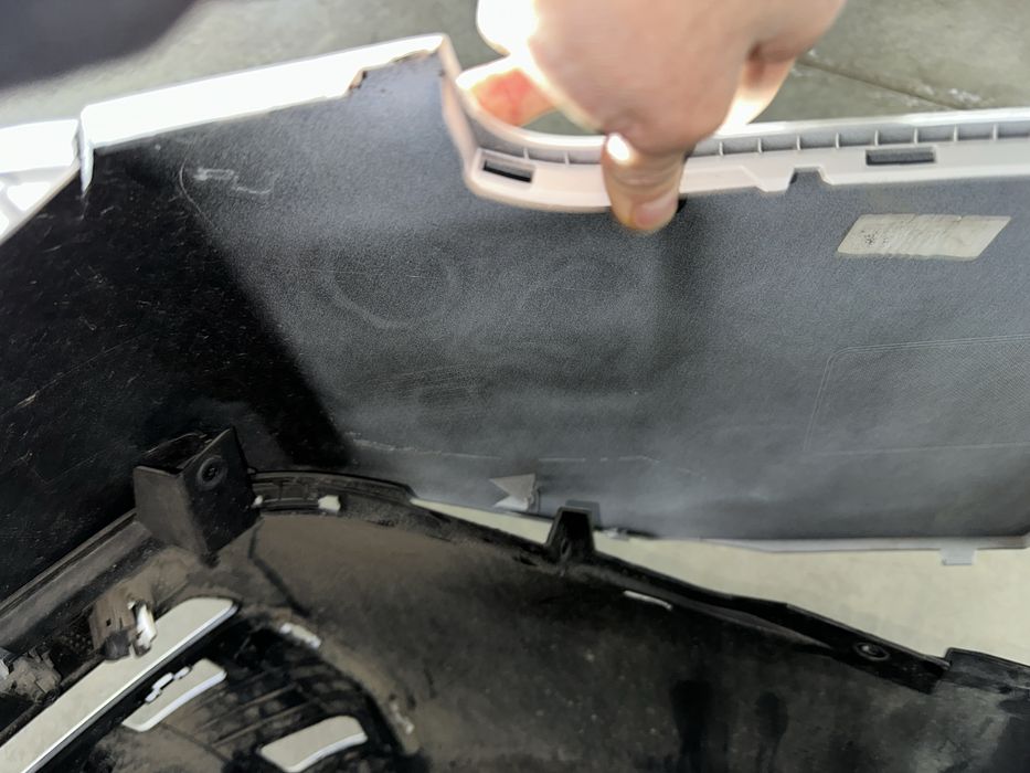 Задний бампер Kia Sorento оригинал под восстановление