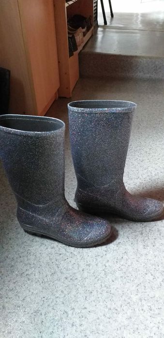 Продам резиновые сапоги