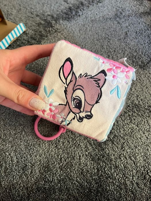 Лот бебешки играчки и кърпички за гушкане