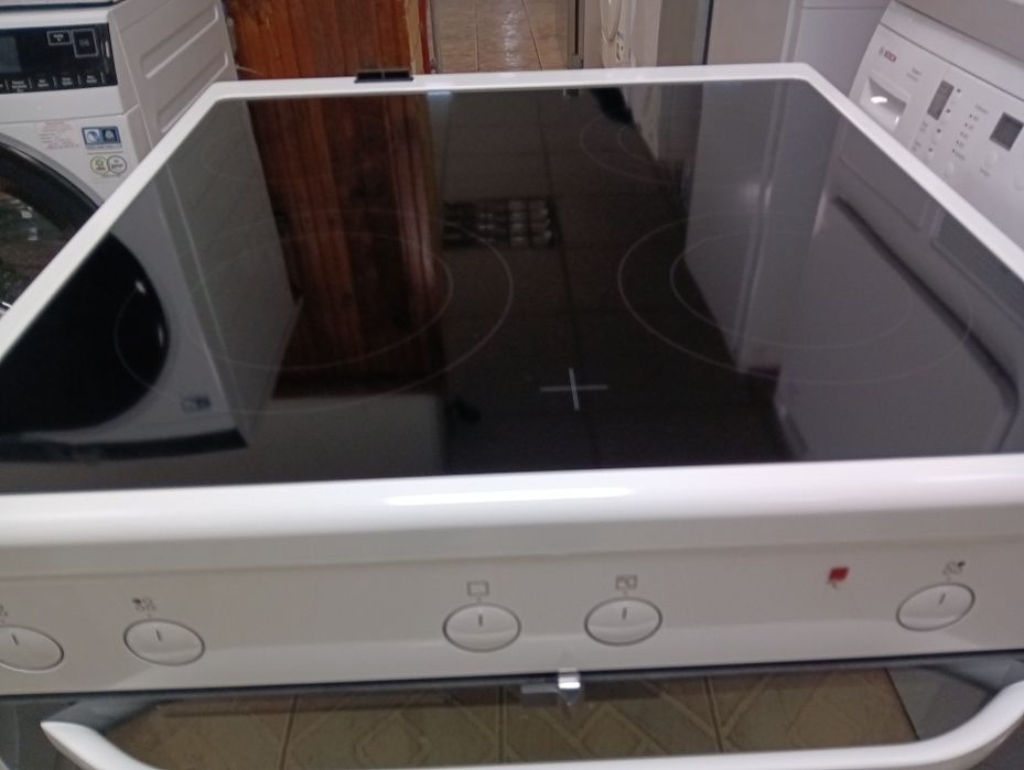 Като нова свободно стояща печка с керамичен плот Voss  2годиниГаранция