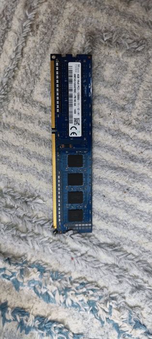 плажка озу ddr3 4gb СРОЧНО