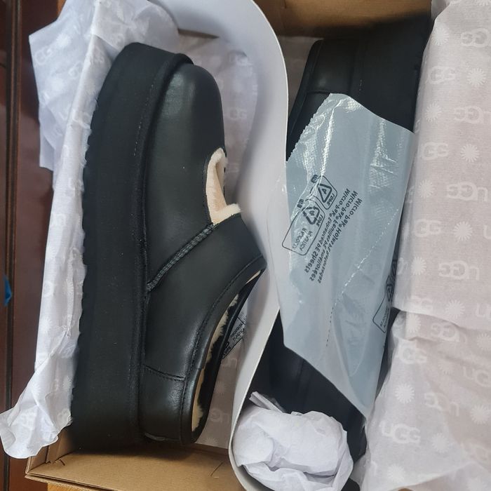 Saboti / papuci UGG editie speciala