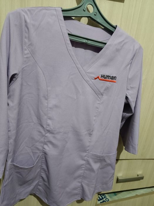 Продам медицинскую форму и тапочки