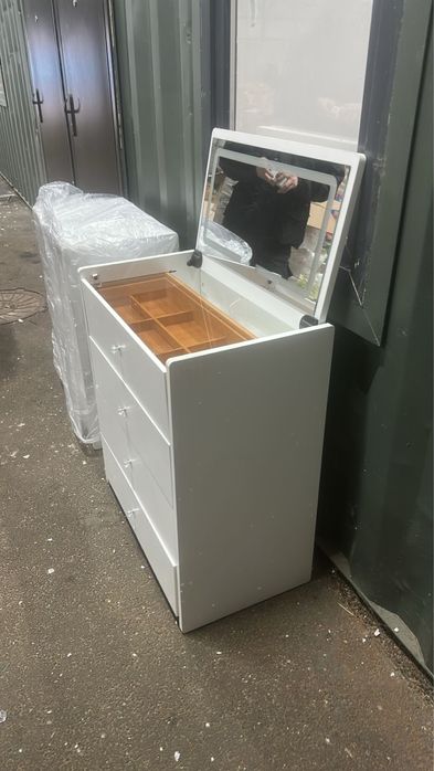 Туалетный столик комод