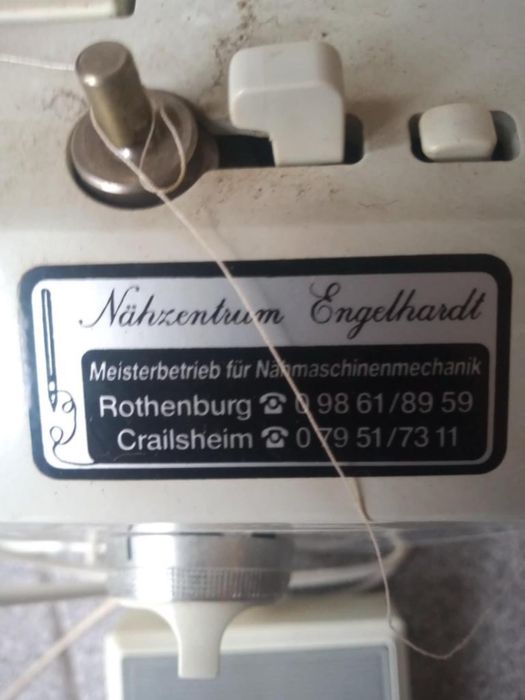 Професионална шевна малина Bernina 1020