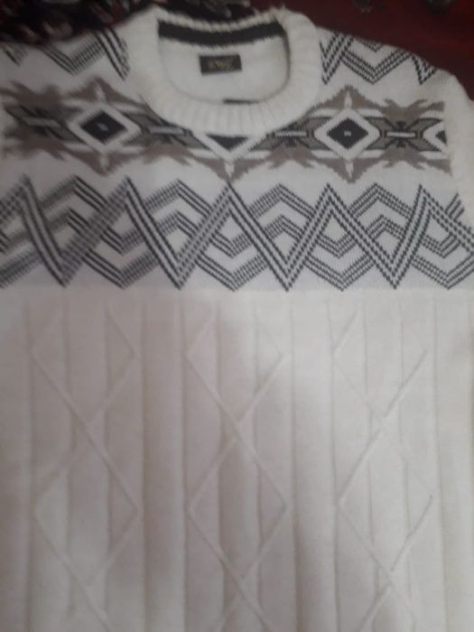 Продаю свитера мужские