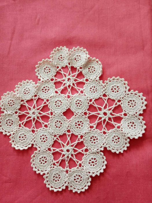 Плетени на една кука салфетки