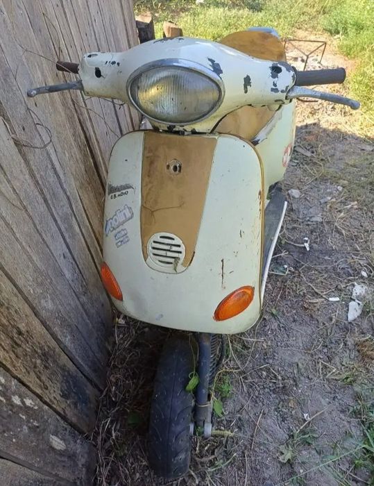 Scuter piaggio vespa pentru piese aștept oferte