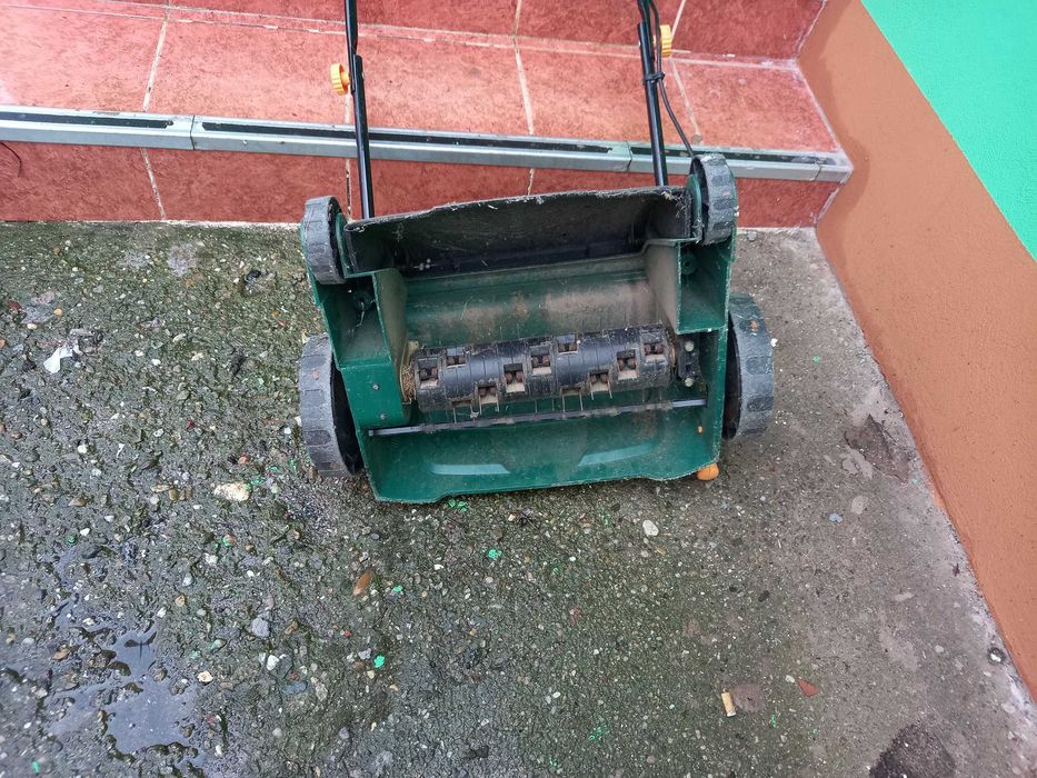 scarificator si aerator gazon