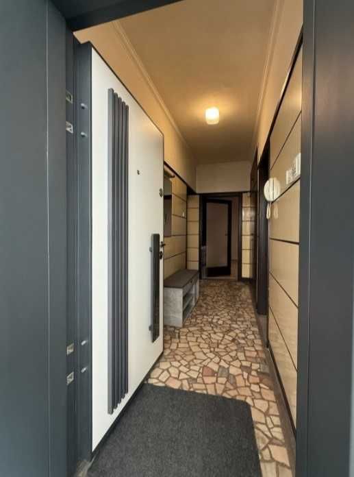 Дава се под наем Тристаен апартамент в София, Център - 92 кв.м за 650 € - Снимка #13