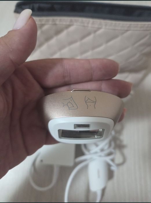 Vând epilator Philips Lumea 9900 IPL