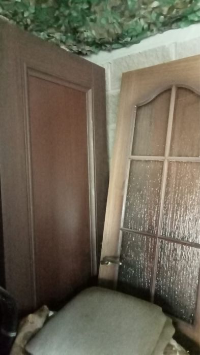 Двери межкомнатные б/у