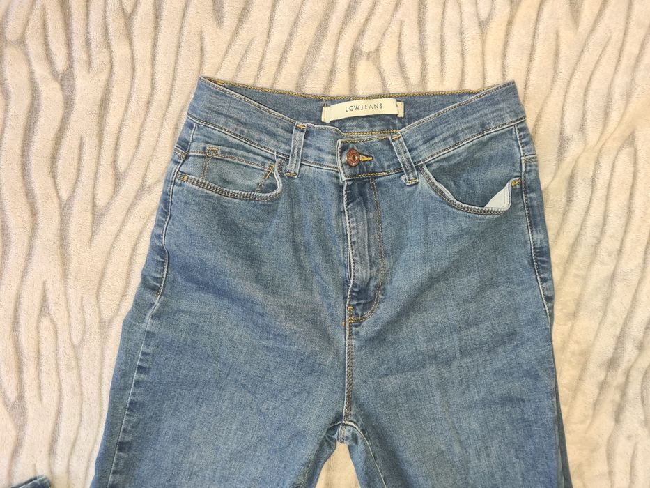 Продавам лот дънки и потник