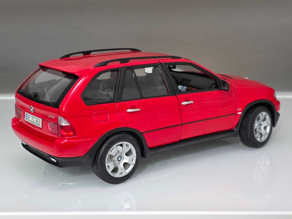 Macheta Auto 1/18 Welly BMW X5 4.4i
