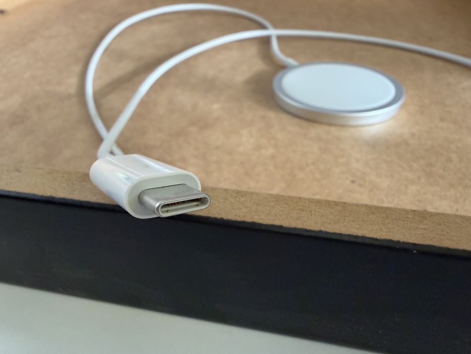 Apple MagSafe Charger - Оригинален USB-C кабел с магнит, 1m