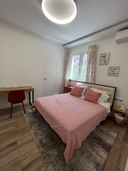 Дава се под наем Тристаен апартамент в София, Център - 45 кв.м за 1000 € - Снимка #4