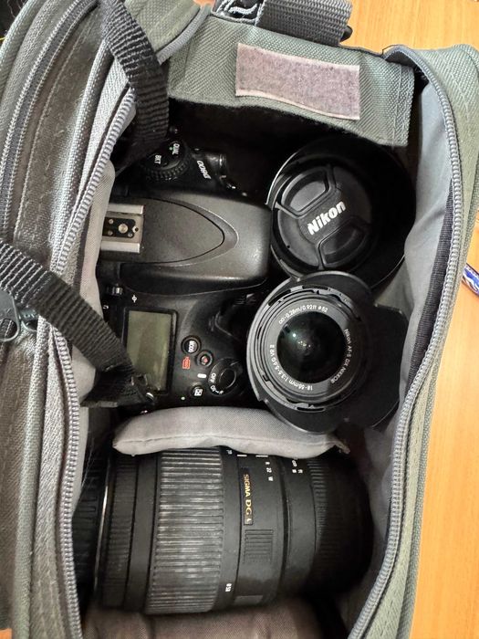 Aparat Nikon D800 cu 3 obiective incluse și bliț