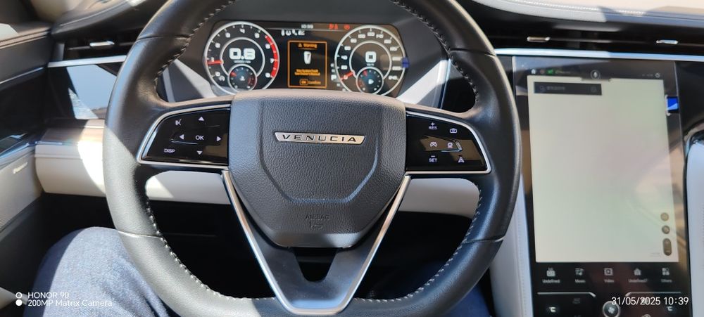 Ниссан венучия машина сотилади