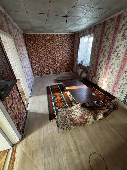 Продам дом с гаражом в бедняцком