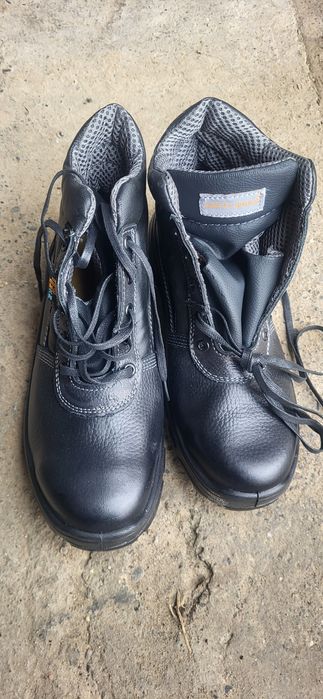 Спец.обувь  ботинки новый