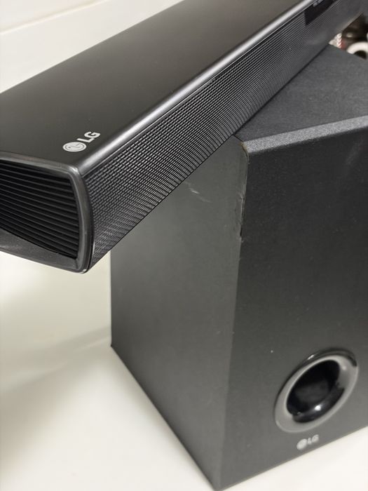 LG SJ2 Soundbar cu Subwoofer Bluetooth