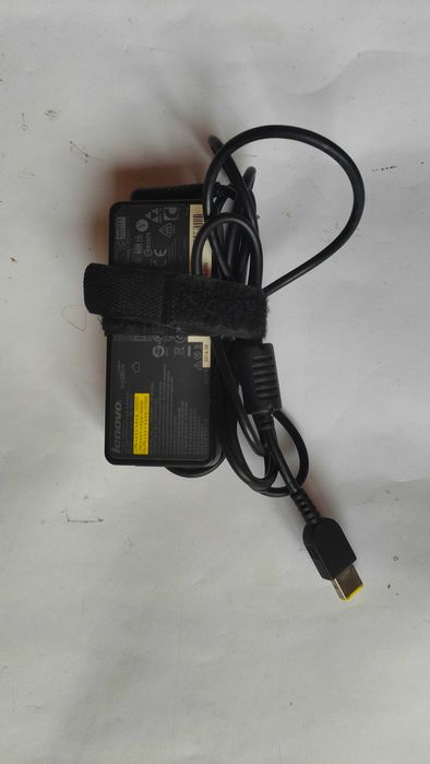 Оригинално зарядно за лаптоп lenovo 65w вата, правоъгълна букса.