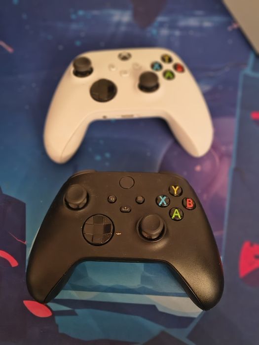 Xbox Series S 512GB + 2 controllere – stare impecabilă