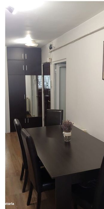 Vand apartament 3 camere