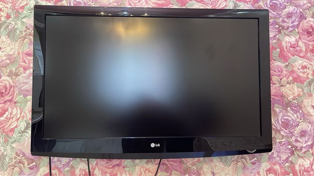 Телевизор LG, диагональ 109 см