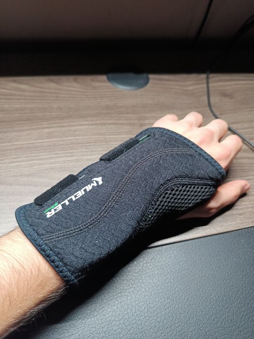 Mueller Bretea de incheietură cu accesorii