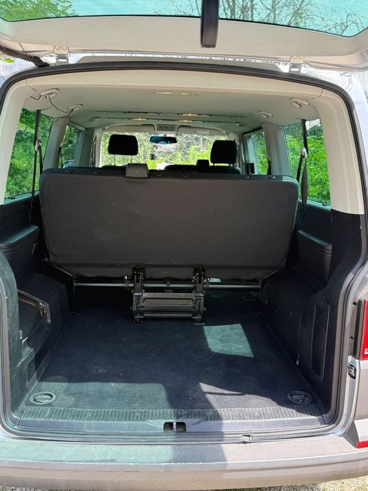 Volkswagen Caravelle Primul proprietar, dublu climatronic , modelulu este extra lung