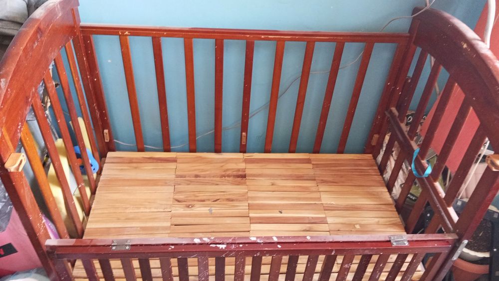 Продам кроватку детскую