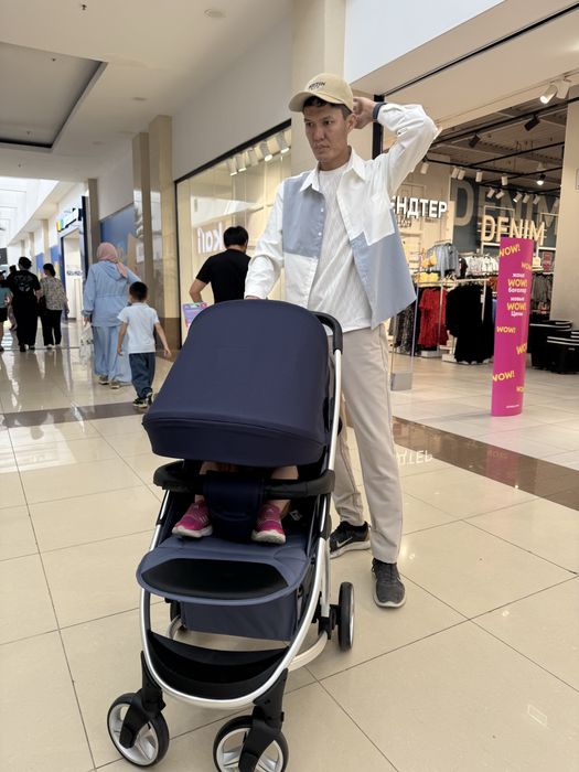 Продам детскую коляску темно синий