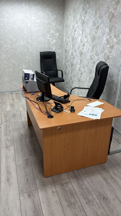 Продам офисную мебель