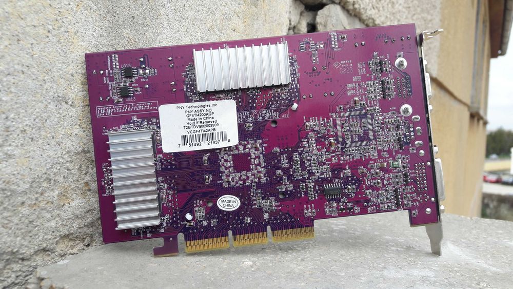 Placa video de colectie PNY nVIDIA Geforce 4 Ti 4200 64MB DDR AGP