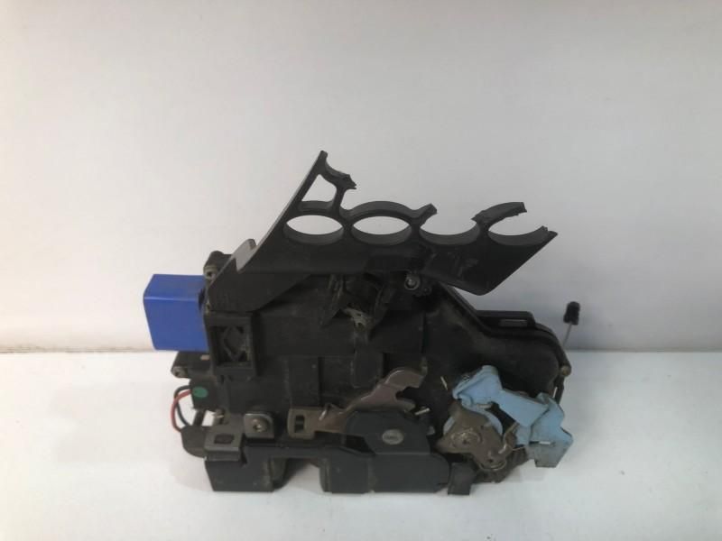 Broasca usa dreapta fata Volkswagen Touareg 3d1837016