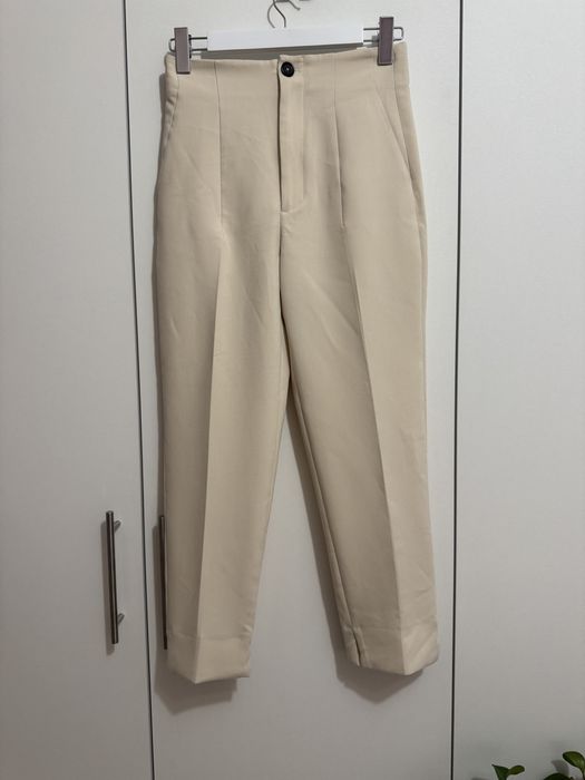 Pantaloni bej conici eleganți cu talie înaltă pense Zara mărimea 36