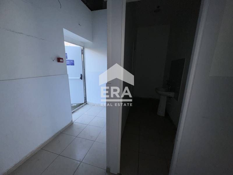 Дава се под наем Промишлена сграда в Хасково, Промишлена зона - Изток - 980 кв.м за 3920 € - Снимка #6