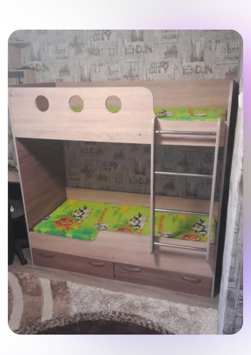Продам двухъярусную кровать