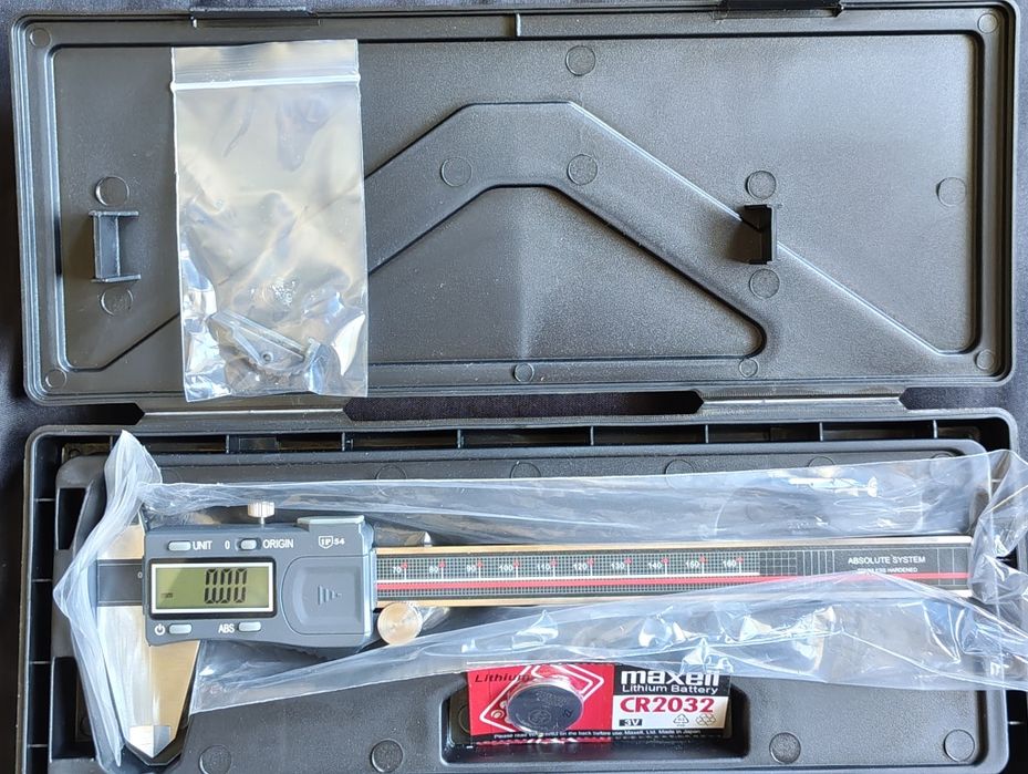 Дигитален метален шублер 150 мм (IP54 / Absolute System)